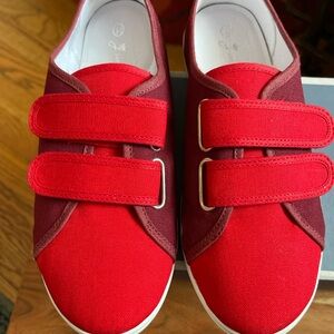 Jacadi little girls tennis canvas tennis shoes.